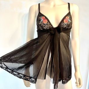 S VS Victoria’s Secret Sexy Little Things Red Floral lace lingerie slip black